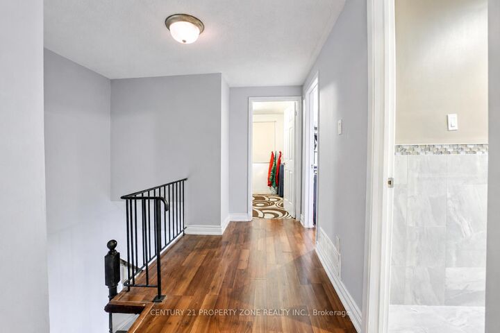 Property Photo: 7652 Roselle Crescent ON L4T 3N2