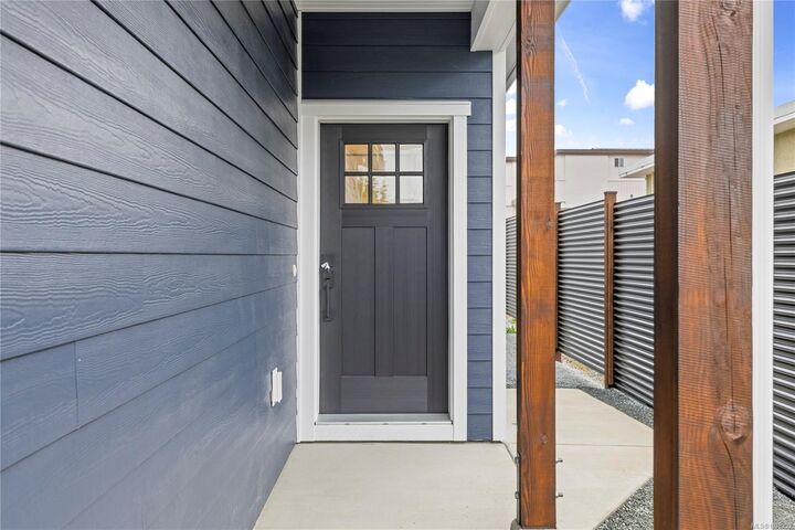 Property Photo: 4721 Elizabeth St BC V9Y 6M1