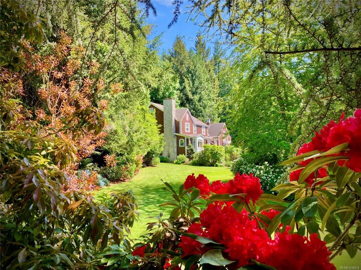 Property Photo: 1188 Garden Gate Dr BC V8M 2H6