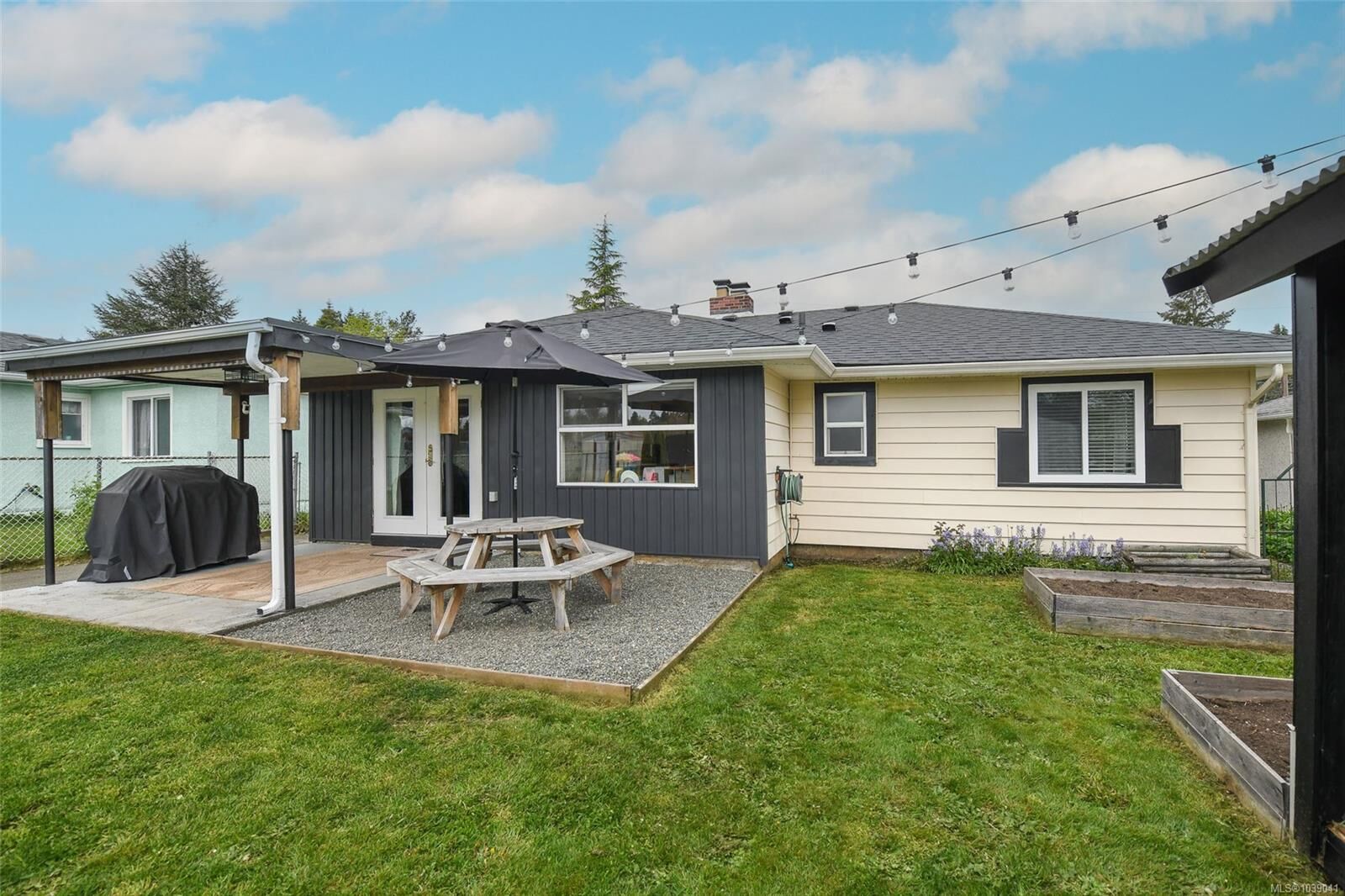 Property Photo:  656 14th St  BC V9N 1W6 