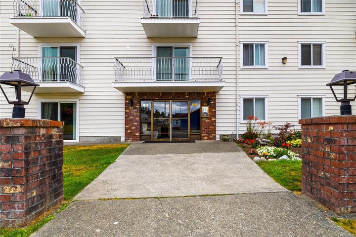 Property Photo:  611 Macmillan Dr #304  BC V0P 1R0 