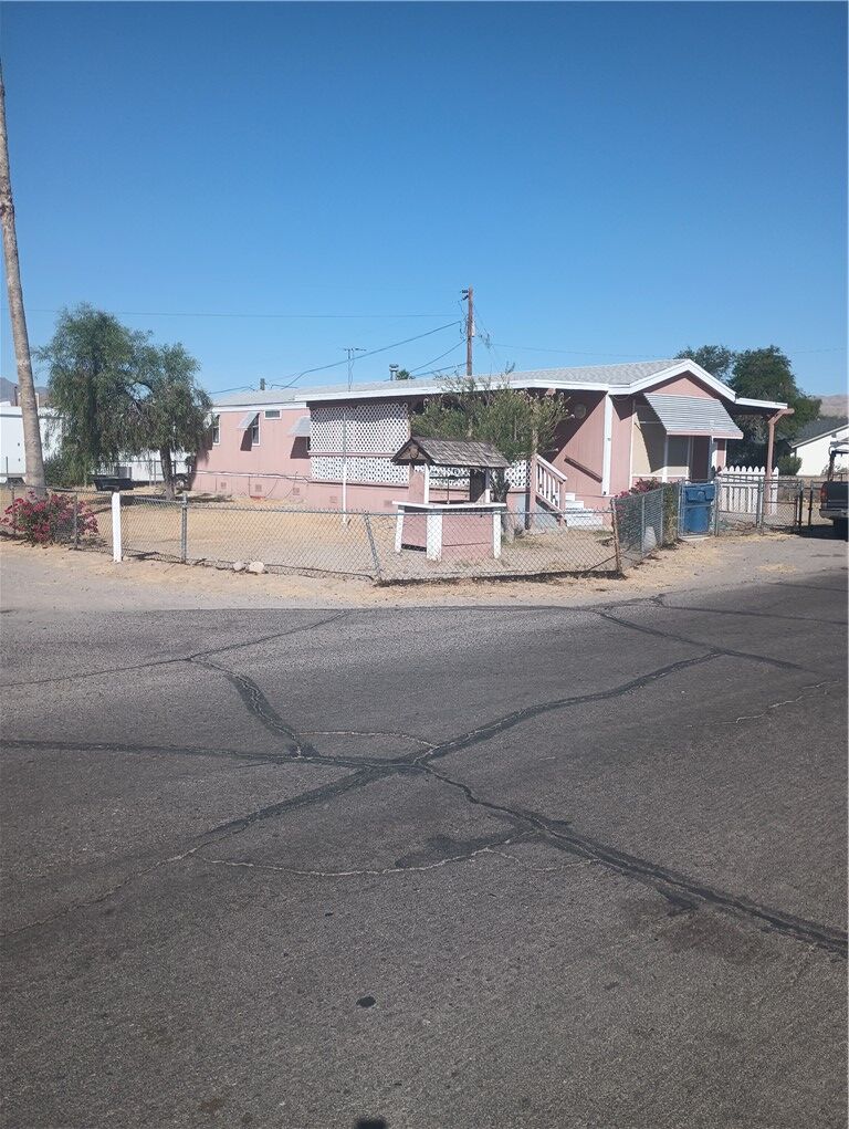 Property Photo: 702 Daisy Dr AZ 86442