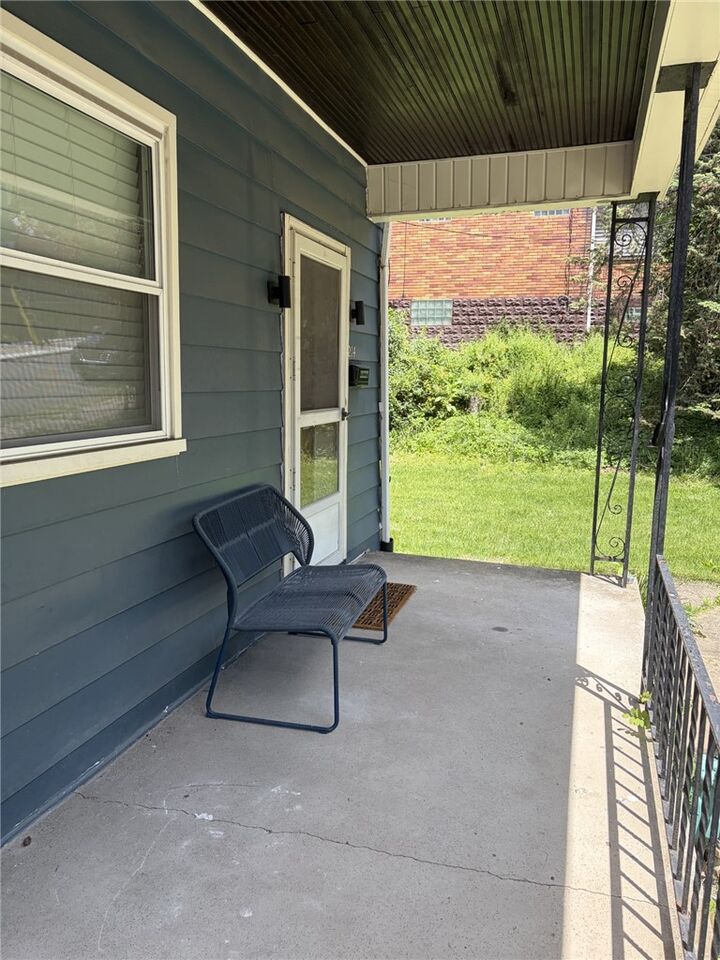 Property Photo:  1214 Goe Ave  PA 15212 