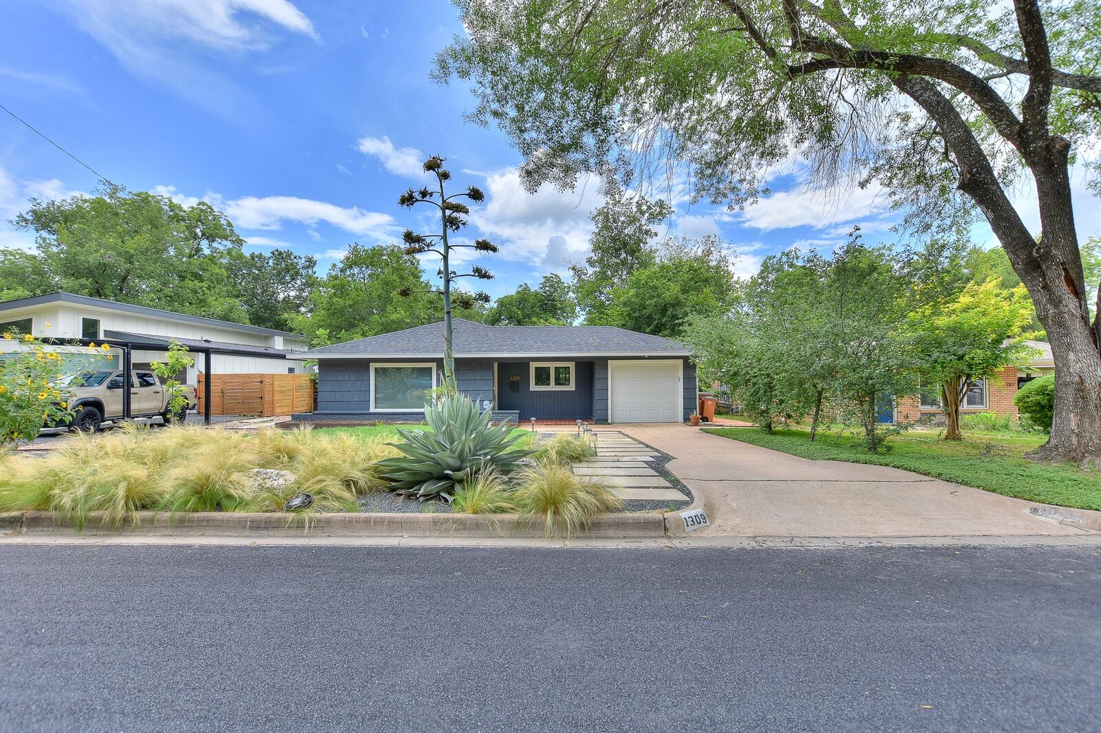 Property Photo:  1309 Ridgemont Drive  TX 78723 