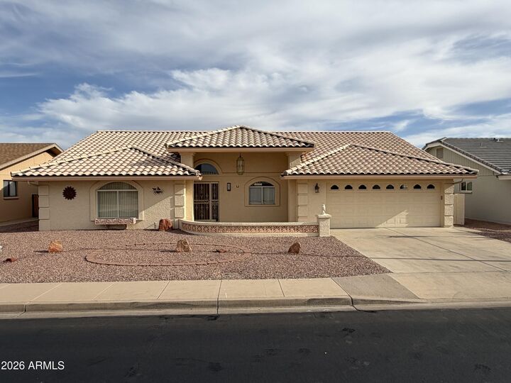 Property Photo: 7833 E Nopal Avenue AZ 85209
