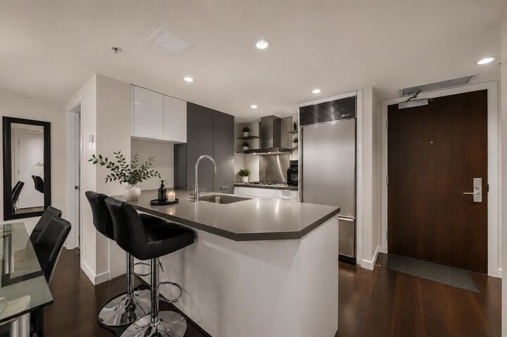 Property Photo:  788 Richards Street 803  BC V6B 0C7 
