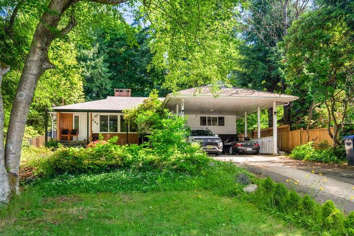 985 Wallace Wynd — photo 1