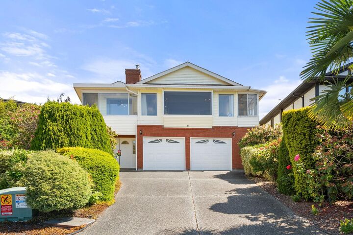 15655 Semiahmoo Avenue — photo 1