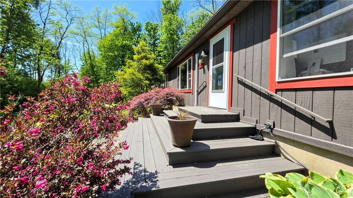 Property Photo:  224 Enfield Center Road E  NY 14850 