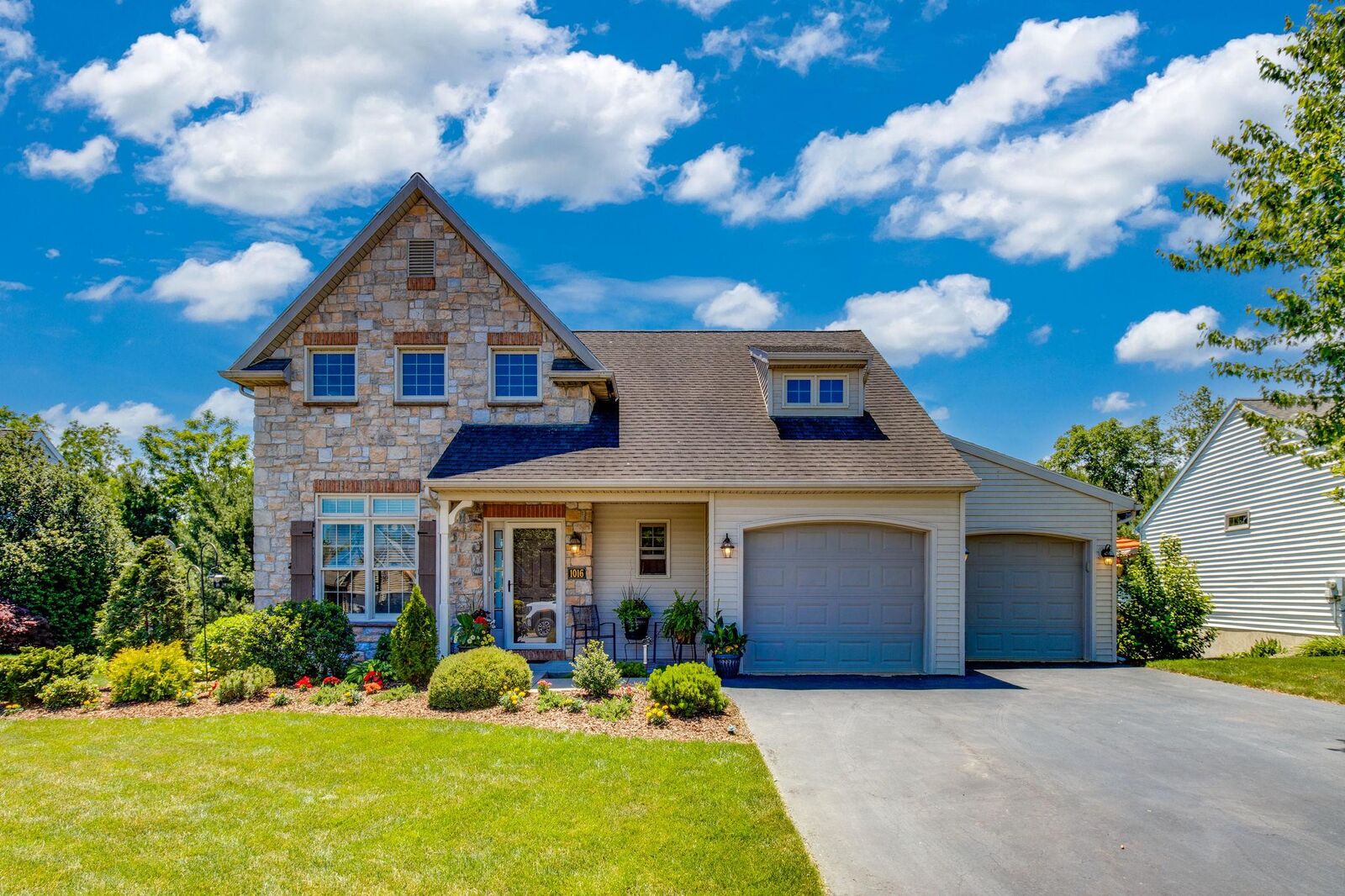 Property Photo: 1016 Cambridge Drive PA 17545