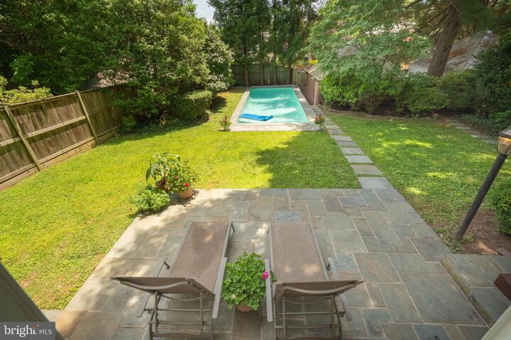 Property Photo: 5109 Chevy Chase Parkway NW DC 20008