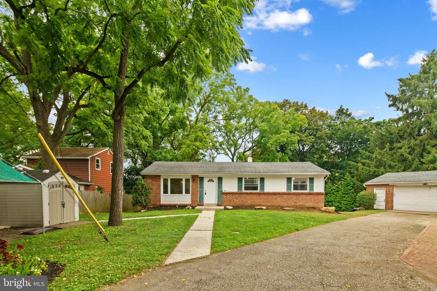 Property Photo:  190 Maple Avenue  PA 19004 