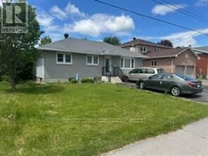 Property Photo:  1437 Kingsdale Avenue  ON K1T 1G8 