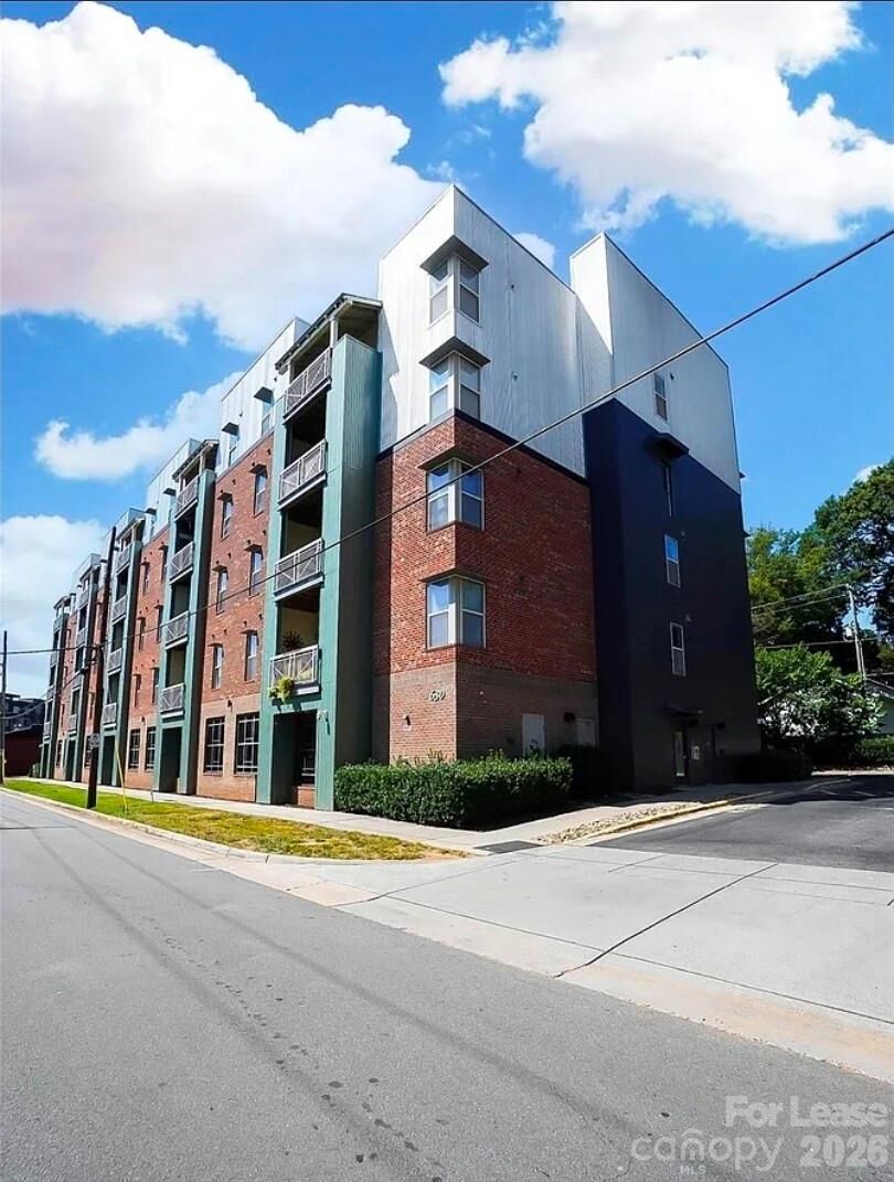 Property Photo:  630 Calvert Street 206  NC 28208 
