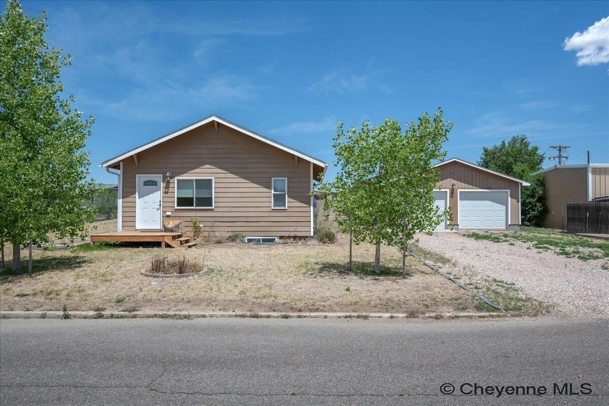 Property Photo:  207 E 4th St  WY 82082 