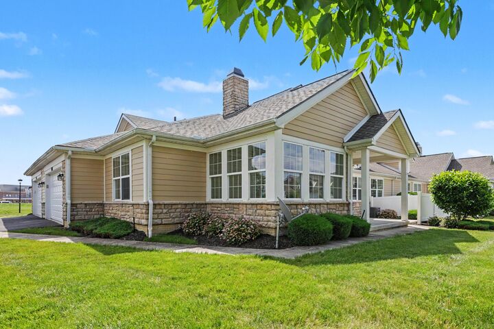 Property Photo:  6856 Kinsale Lane  OH 43065 