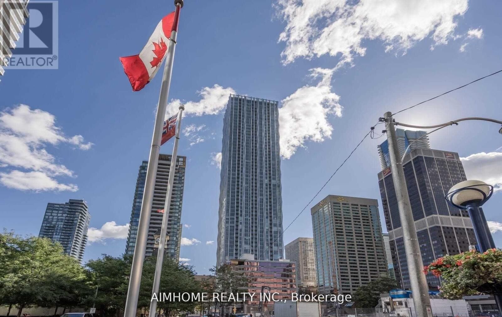 Property Photo: 1 Yorkville Avenue 1111 ON M4W 1L1
