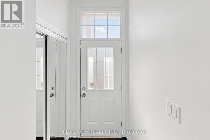 Property Photo:  10 Greensborough Village Circle 22  ON L6E 1M4 