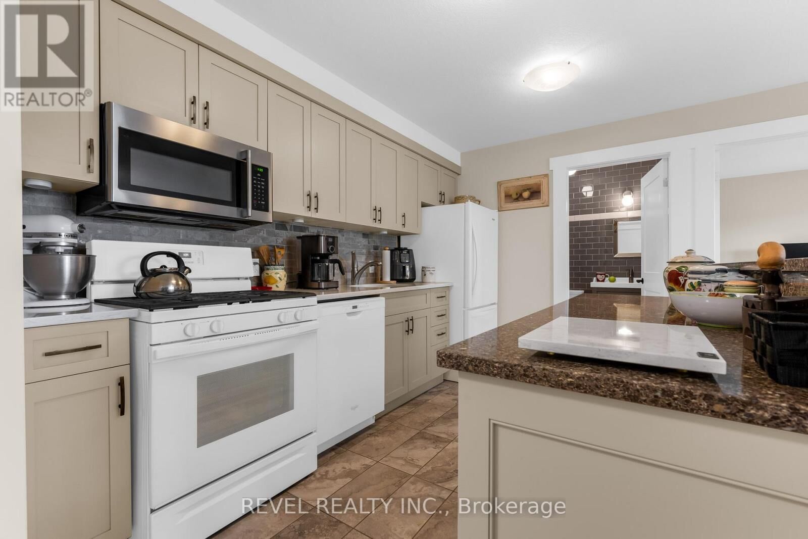 Property Photo:  111 Smits 302  ON L0R 2A0 