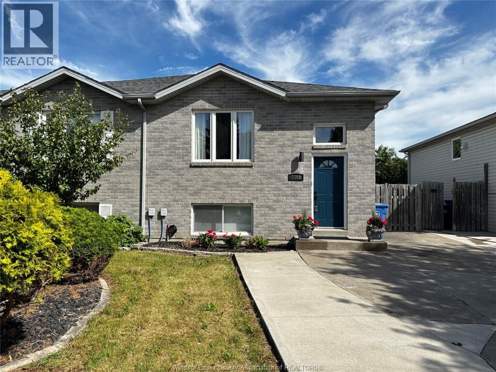 Property Photo: 3308 Candlewood Crescent ON N8W 5M5