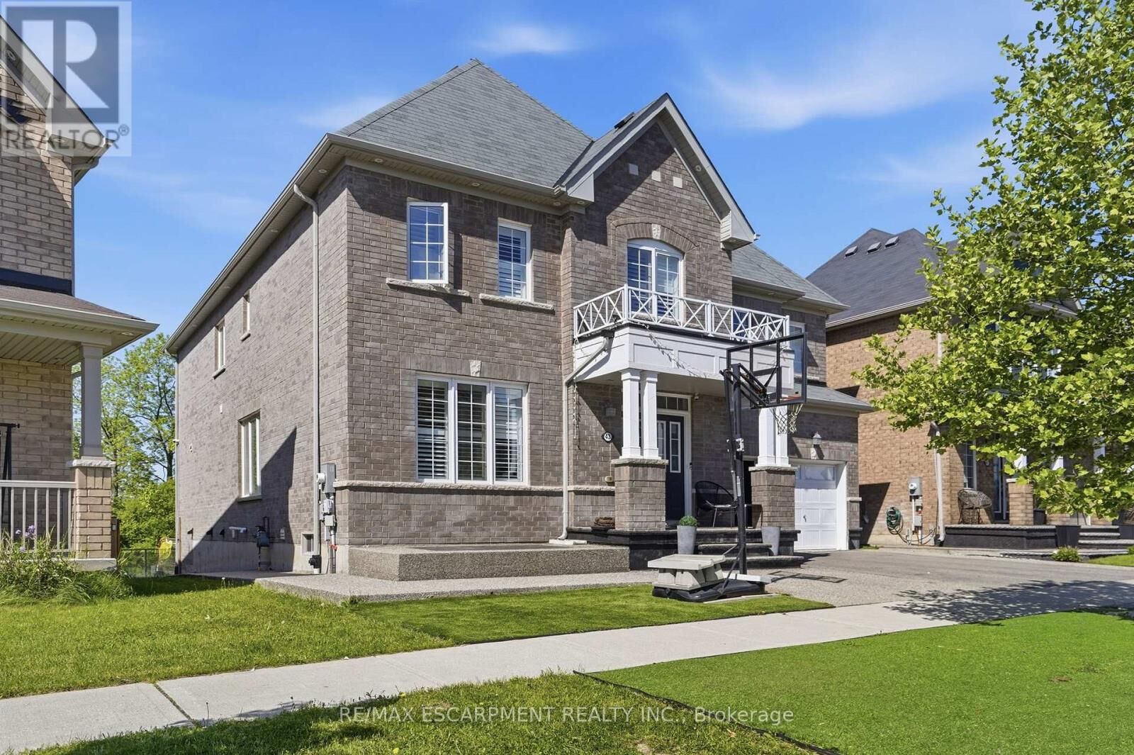 Property Photo:  43 Fleming Crescent  ON N3W 0C3 