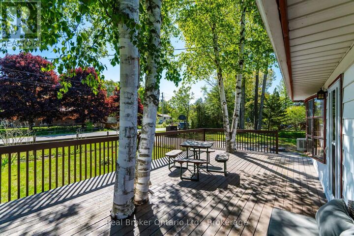 Property Photo:  24 Poplar Drive  ON L9M 0J2 