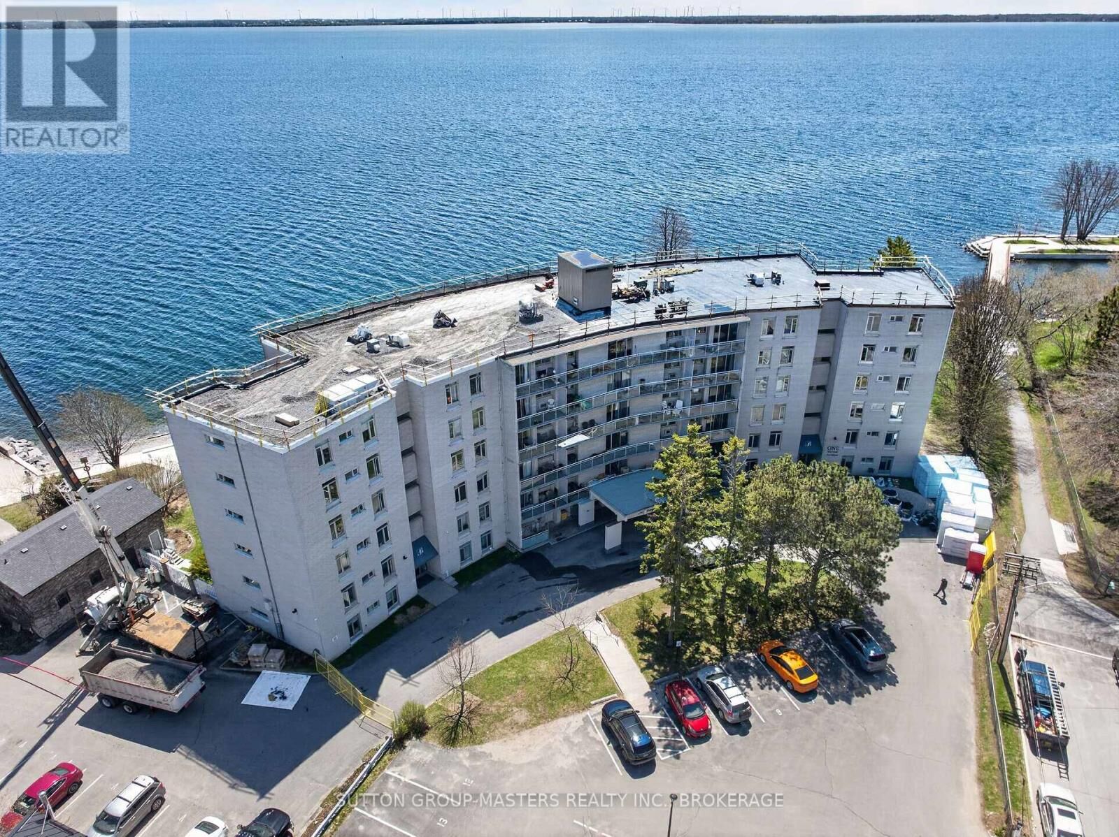 Property Photo:  1 Mowat Avenue 401  ON K7M 1J8 