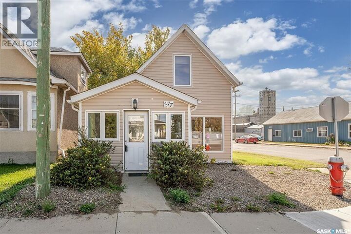 Property Photo: 377 Fairford Street W SK S6H 1V8