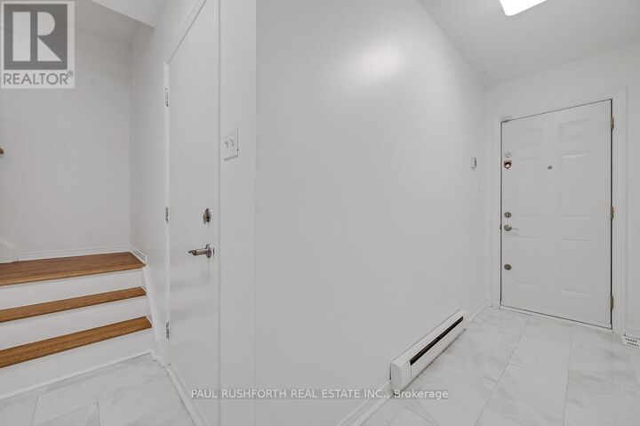 Property Photo:  2828 Richmond Road 18  ON K2B 8S1 