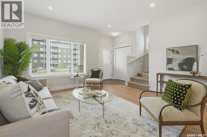 Property Photo:  1025 Parr Hill Drive  SK S0K 2T1 