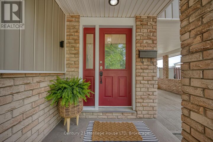 Property Photo:  6046 Eldorado Avenue  ON L2H 2E7 