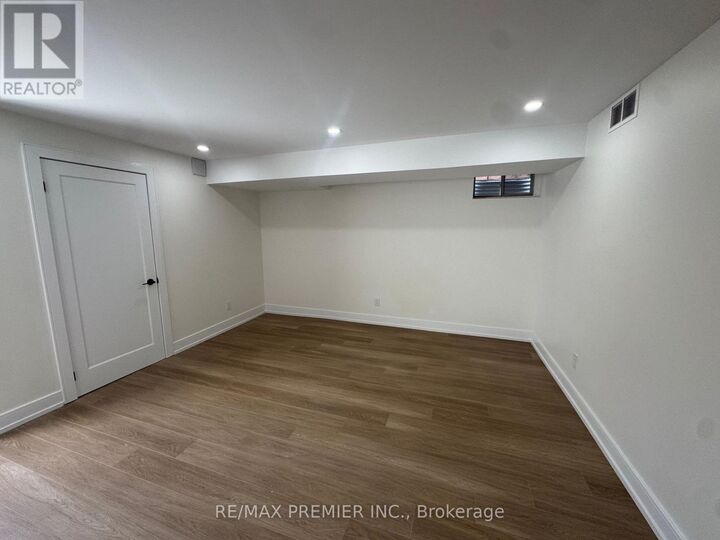 Property Photo: 39 Walls Crescent ON L0G 1W0
