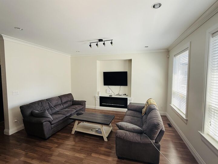 Property Photo:  7111 194B Street Main Floor  BC V4N 5Z4 