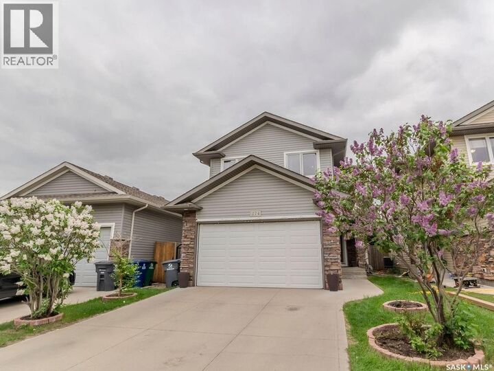 Property Photo:  274 Ashworth Crescent  SK S7T 0P1 