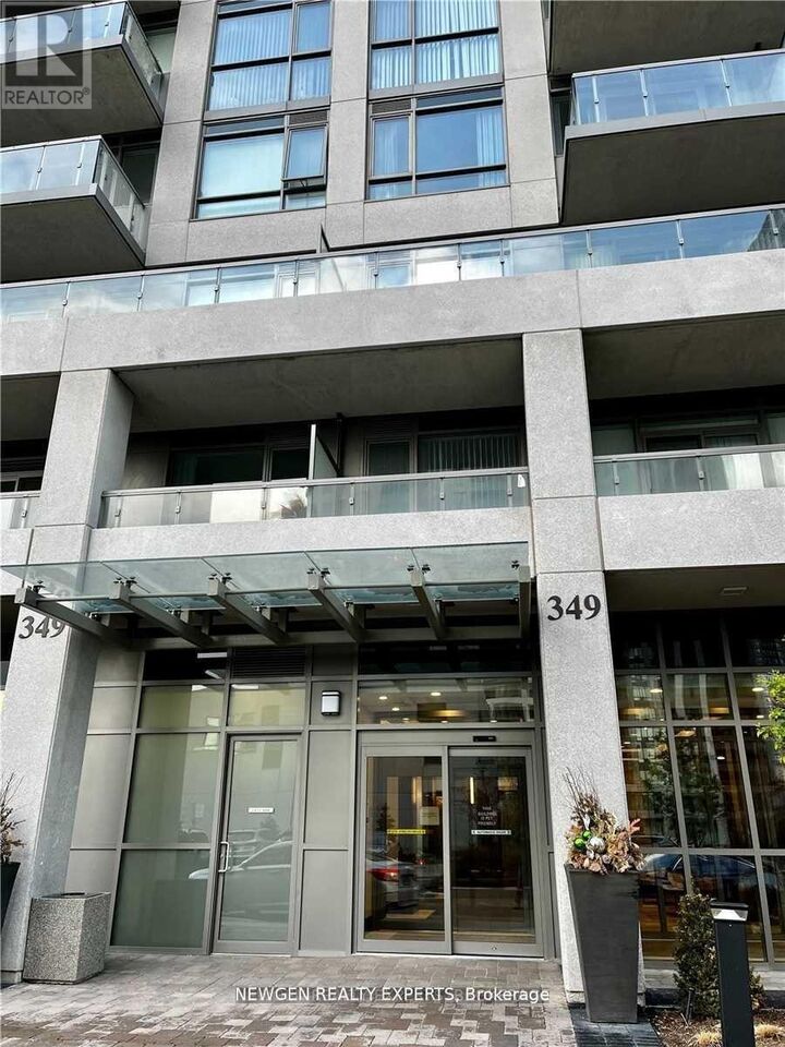 Property Photo:  349 Rathburn Road West 1805  ON L5B 0G9 