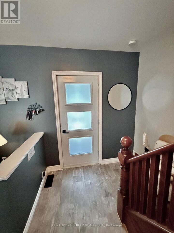 Property Photo: 9 Bergin Avenue ON K6H 3Y7