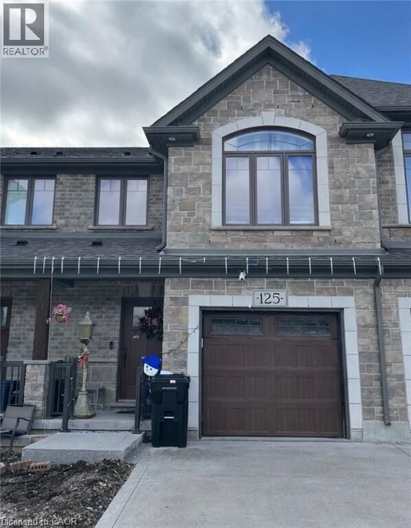 Property Photo:  125 Hollybrook Trail  ON N2R 0P1 