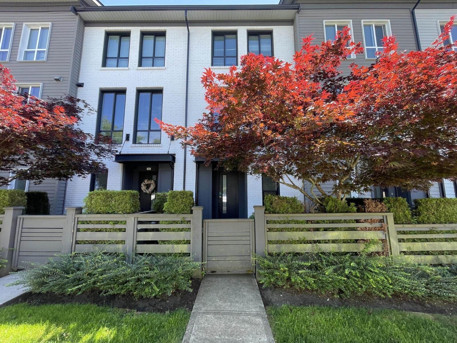 Property Photo:  15938 27 Avenue 14  BC V3Z 0T2 
