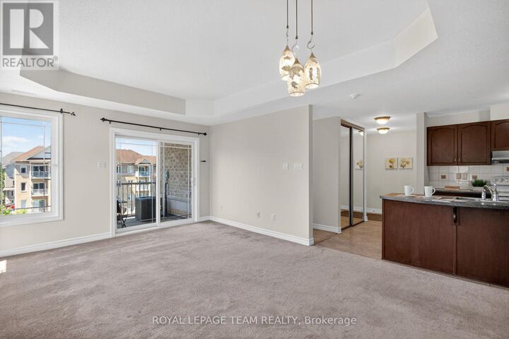 Property Photo:  176 Paseo Private 7  ON K2G 4N7 