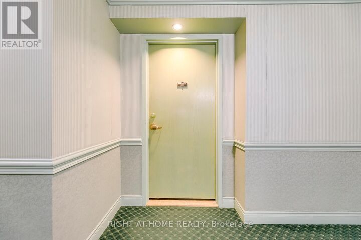 Property Photo:  10 Dayspring Circle 805  ON L6P 1B9 