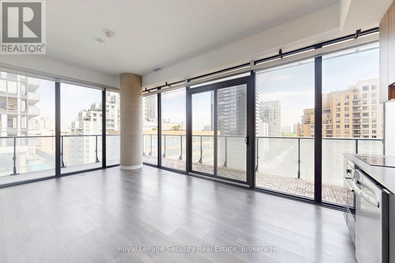 Property Photo:  161 Roehampton Avenue 910  ON M4P 0C8 