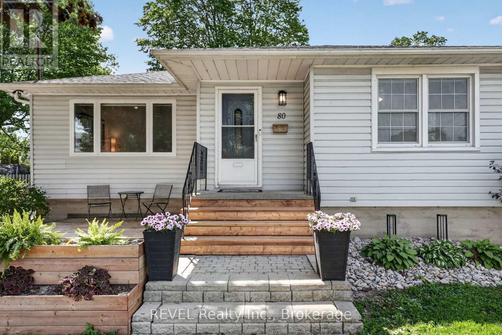 Property Photo:  80 Linwood Avenue  ON L3K 5J7 
