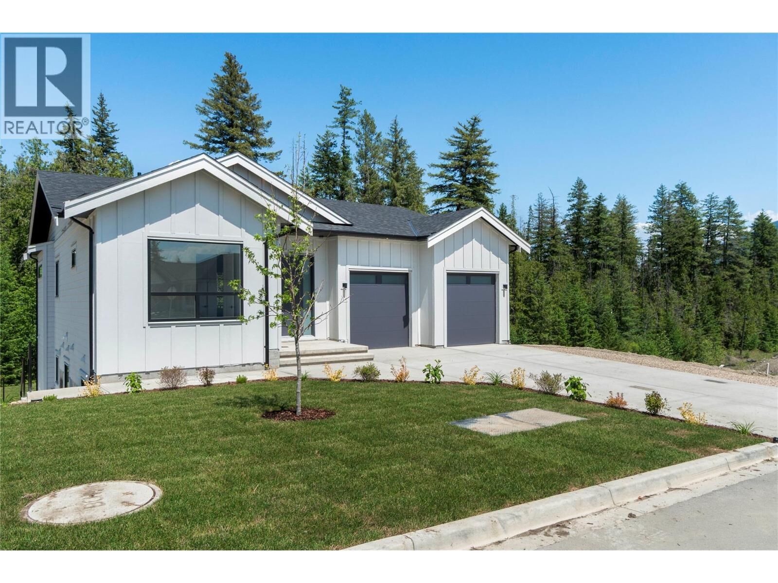 Property Photo:  4221 69 Avenue Northeast  BC V0E 1K0 