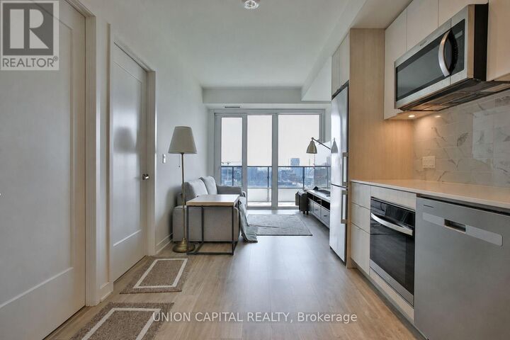 Property Photo:  70 Princess Street 1806E  ON M5A 0X6 