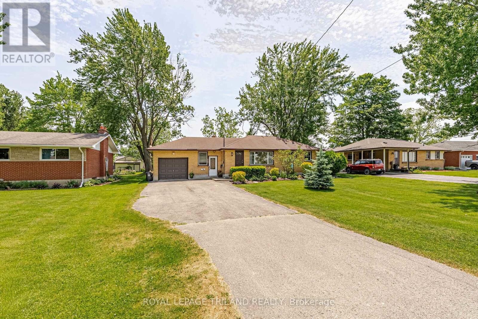 Property Photo:  117 Seventh Avenue  ON N0L 1B0 