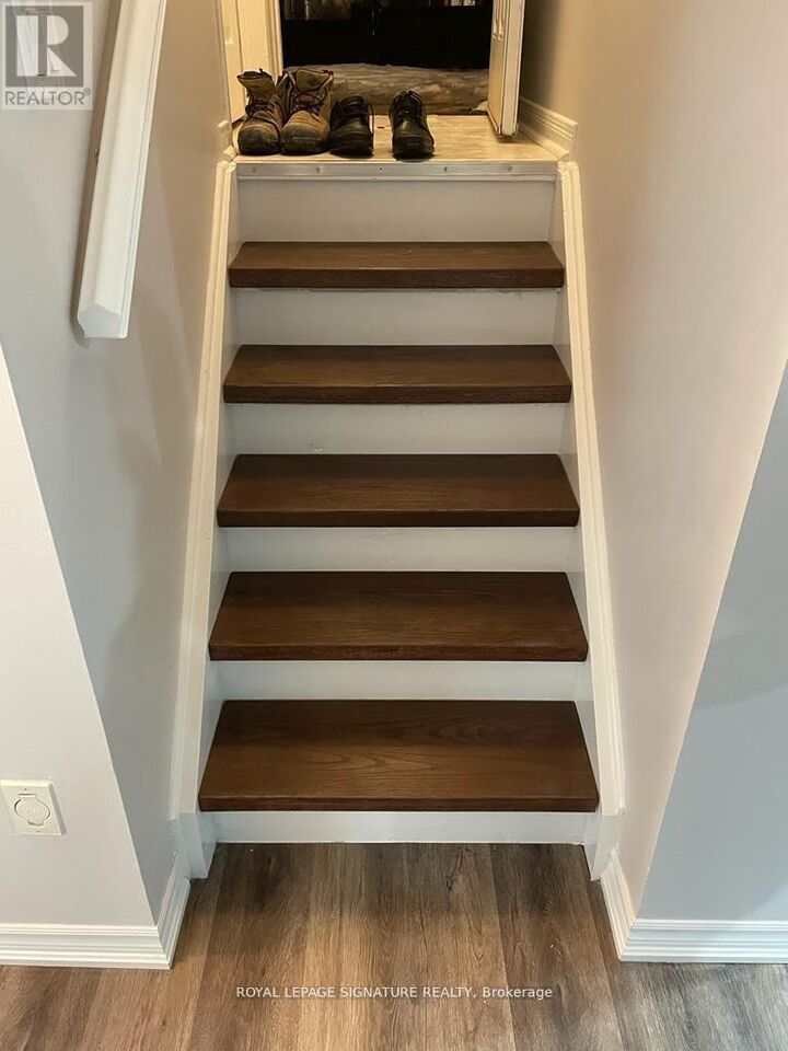 Property Photo: 2419 Bankside Drive Lower ON L5M 6E6