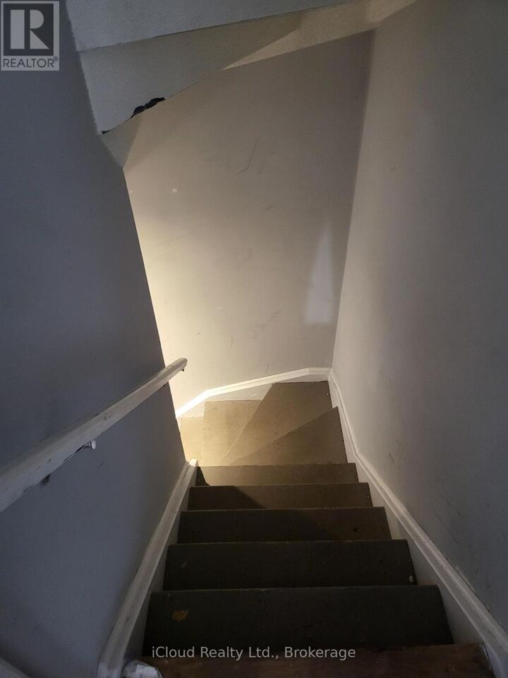 Property Photo:  3812 Craighurst Avenue  ON L5N 6T7 