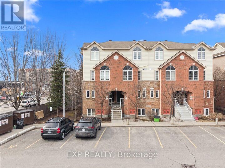 Property Photo:  57 Steele Park Private  ON K1J 0J2 