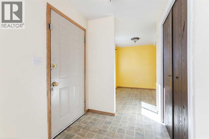 Property Photo:  17 3 Avenue Southeast  SK S0M 1R0 