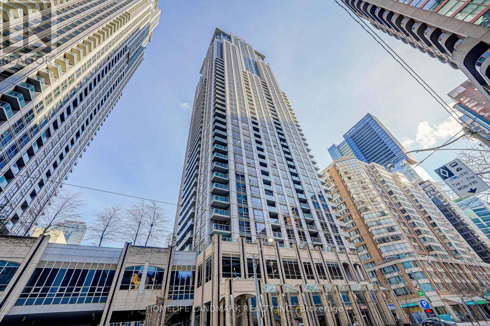 Property Photo:  761 Bay Street 510  ON M5G 2R2 